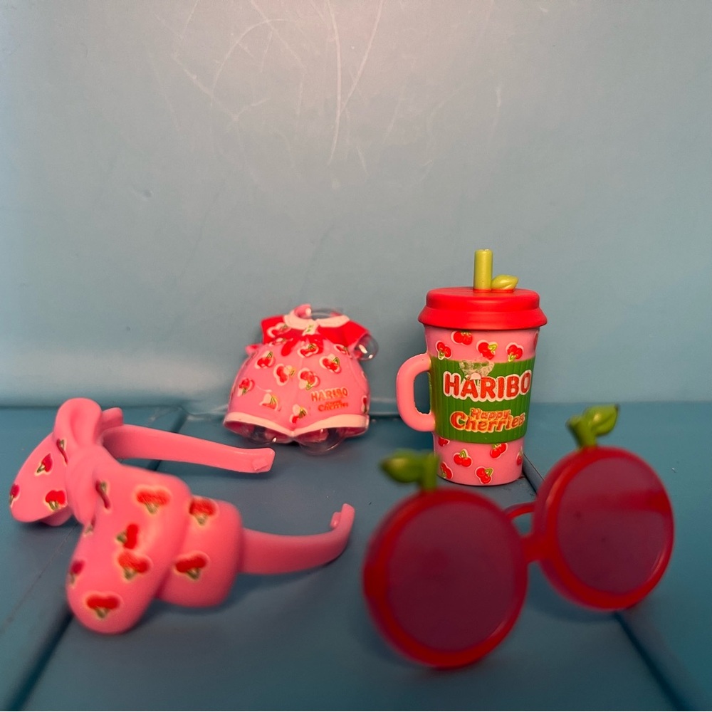 LOL Mini Sweets - Cherry Skates (Haribo) - Picture 3 of 4